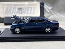 Load image into Gallery viewer, Maxwell 1:64 Blue E320 W210 Classic Sedan Sports Model Diecast Metal Car New Collection