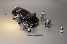 Load image into Gallery viewer, 1:64 Painted Figure Model Miniature Resin Diorama Sand Car Repairer Workers Set
