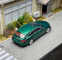 Load image into Gallery viewer, King 1:64 Green CLS63 Shooting Brake Wagon Sport Model Diecast Metal Car New Collection