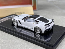Load image into Gallery viewer, YM 1:64 White Corvette C7 Bagged Muscle Sports Model Diecast Resin Car New