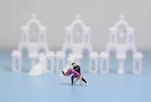 Load image into Gallery viewer, 1:64 Painted Figure Model Miniature Resin Diorama Tango Dancers Lovers Couple BN