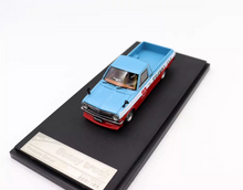 Load image into Gallery viewer, SH 1:64 Datsun Sunny Pickup Truck Accessory Model Diecast Resin Car