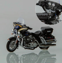 Load image into Gallery viewer, 1:64 Painted Figure Model Miniature Resin Diorama Scene Policeman Motorcycle Set