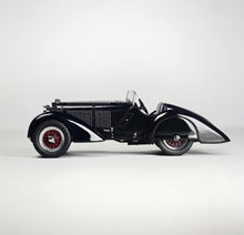 Load image into Gallery viewer, GFCC 1:64 HEC Black 1930 SSK Classic Vintage Model Diecast Metal Car New Collection