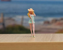 Load image into Gallery viewer, 1:24 Painted Figure Model Miniature Resin Diorama Sand Girl Blue Dress Hat Lady