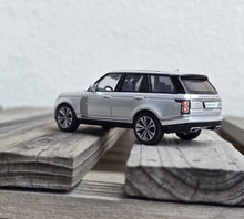 Load image into Gallery viewer, Masdi 1:64 2020 Silver Range Rover SUV ORV Sports Model Diecast Metal Car New Collection