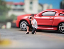 Load image into Gallery viewer, 1:64 Painted Figure Model Miniature Resin Diorama Sand Casual Man Woman Kid Pet