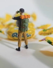 Load image into Gallery viewer, 1:64 Painted Figure Model Miniature Resin Diorama Sand Hiking Backpacker Travel