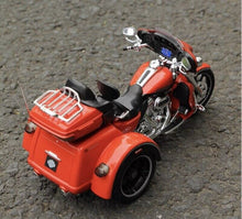 Load image into Gallery viewer, Maisto 1:12 2021 CVO TRI Glide Sports Model Toy Diecast Metal Motorcycle BN