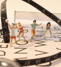 Load image into Gallery viewer, 1:64 Painted Figure Model Miniature Resin Diorama Sand Beach Volleyball Sports