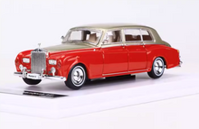 Load image into Gallery viewer, DCM 1:64 Red Phantom VI 6 Classic Vintage Luxury Model Diecast Metal Car New Collection