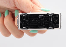 Load image into Gallery viewer, Perka 1:64 White 1970 LADA 2101 Classic Vintage Model Diecast Metal Car New Collection