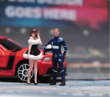 Load image into Gallery viewer, 1:24 Painted Figure Model Miniature Resin Diorama Sand Racer Man Beauty Set