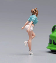 Load image into Gallery viewer, 1:24 Painted Figure Model Miniature Resin Diorama Sand Hot Pants Pretty Girl
