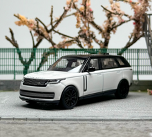 Load image into Gallery viewer, LCD 1:64 White 2022 Range Rover Luxury SUV Sports Model Diecast Metal Car New Collection