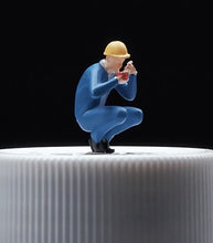 Load image into Gallery viewer, 1:64 Painted Figure Mini Model Toy Miniature Car Scenes Resin Worker Squatting