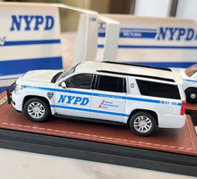 Load image into Gallery viewer, GOC 1:64 HEC White 2015 Suburban US Police K9 SUV Model Diecast Metal Car New Collection