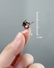 Load image into Gallery viewer, 1:64 Painted Figure Mini Model Miniature Resin Diorama Sand People Guitar Girl