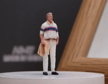 Load image into Gallery viewer, 1:64 Painted Figure Model Miniature Resin Diorama Toy Sand Casual Man Standing