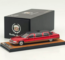 Load image into Gallery viewer, XG 1:64 Red Fleetwood Limousine Classic Luxury Model Diecast Metal Car New Collection
