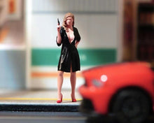 Load image into Gallery viewer, 1:64 Painted Figure Model Miniature Resin Diorama Sand Beauty Lady With Gun Collection
