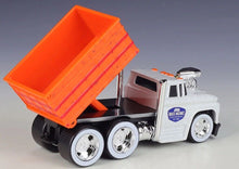 Load image into Gallery viewer, Maisto 1:64 1966 C60 Grain Delivery Truck Model Toy Metal Diecast Car New