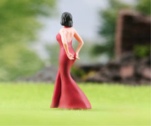 Load image into Gallery viewer, 1:24 Painted Figure Model Miniature Resin Diorama Sand Red Dinning Dress Lady
