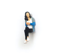 Load image into Gallery viewer, 1:64 Painted Figure Mini Model Miniature Resin Diorama Toy Chatting Lady Man Set