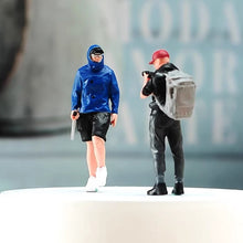 Load image into Gallery viewer, 1:24 Painted Figure Model Miniature Resin Diorama Sand Mountain Climers Set