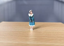 Load image into Gallery viewer, 1:64 Painted Figure Model Miniature Resin Diorama Sand Pretty Woman GIrl Dress