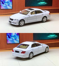 Load image into Gallery viewer, Masdi 1:64 White Reiz 2.5V Sedan Sports Model Diecast Metal Car New Collection