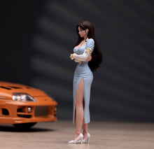 Load image into Gallery viewer, 1:24 Painted Figure Model Miniature Resin Diorama Blue Long Dress Lady Woman