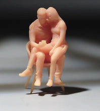 Load image into Gallery viewer, 1:64 Painted Unpainted Figure Model Miniature Resin Diorama Couple Watch Mobile New