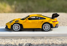 Load image into Gallery viewer, SOLO 1:64 Yellow 2021 911 GT3 RS 992 Racing Sports Model Diecast Resin Car New