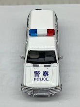 Load image into Gallery viewer, DBGT 1:64 White Police Pajero V31 SUV ORV Sports Model Diecast Metal Car New Collection
