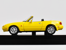 Load image into Gallery viewer, HJ 1:64 JDM Miata MX5 Eunos Roadster Racing Sports Model Diecast Metal Car
