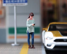Load image into Gallery viewer, 1:64 Painted Figure Model Miniature Resin Diorama Sand Girl Lady Pretty Friend