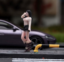 Load image into Gallery viewer, 1:64 Painted Figure Model Miniature Resin Sand Beauty Trendy Lady Boots Girl