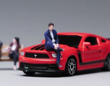 Load image into Gallery viewer, 1:64 Painted Figure Model Miniature Resin Diorama Suit Man Businessman Sitting