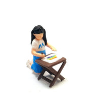 Load image into Gallery viewer, 1:64 Painted Figure Mini Model Miniature Resin Diorama Sand Kid Child Boy Girl