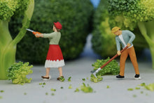 Load image into Gallery viewer, 1:64 Painted Figure Model Miniature Resin Diorama Sand Gardener Nurseryman Woman Collection