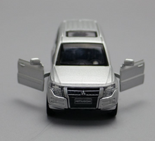 Load image into Gallery viewer, CCA 1:43 Silver Pajero SUV Off Road Sports Model Toy Diecast Metal Car BN