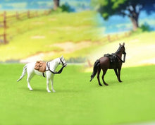 Load image into Gallery viewer, 1:64 Painted Figure Model Miniature Resin Diorama Sand Fine Horse White Brown
