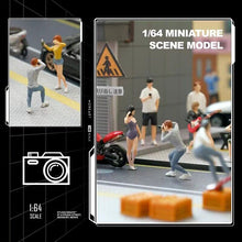 Load image into Gallery viewer, 1:64 Painted Figure Mini Model Miniature Resin Diorama Sand Street Camera Man