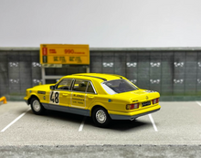 Load image into Gallery viewer, Master 1:64 Yellow 560SEL W126 Sedan Sport Classic Model Diecast Metal Car BN