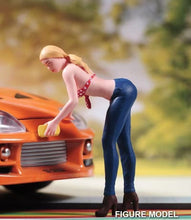 Load image into Gallery viewer, 1:64 Painted Figure Model Miniature Resin Diorama Sand Sexy Car Washer Beauty