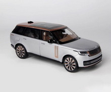 Load image into Gallery viewer, LCD 1:18 Silver 2022 Range Rover SV SUV Sports Model Diecast Metal Car New Collection
