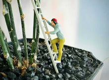 Load image into Gallery viewer, 1:64 Painted Figure Mini Model Miniature Resin Diorama Sand Boy With Ladder Man