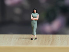 Load image into Gallery viewer, 1:64 Painted Figure Model Miniature Resin Diorama Toy Sand Green Qipao Lady Girl