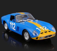 Load image into Gallery viewer, Bburago 1:24 250 GTO Classic Racing Sports Model Toy Diecast Metal Car BN